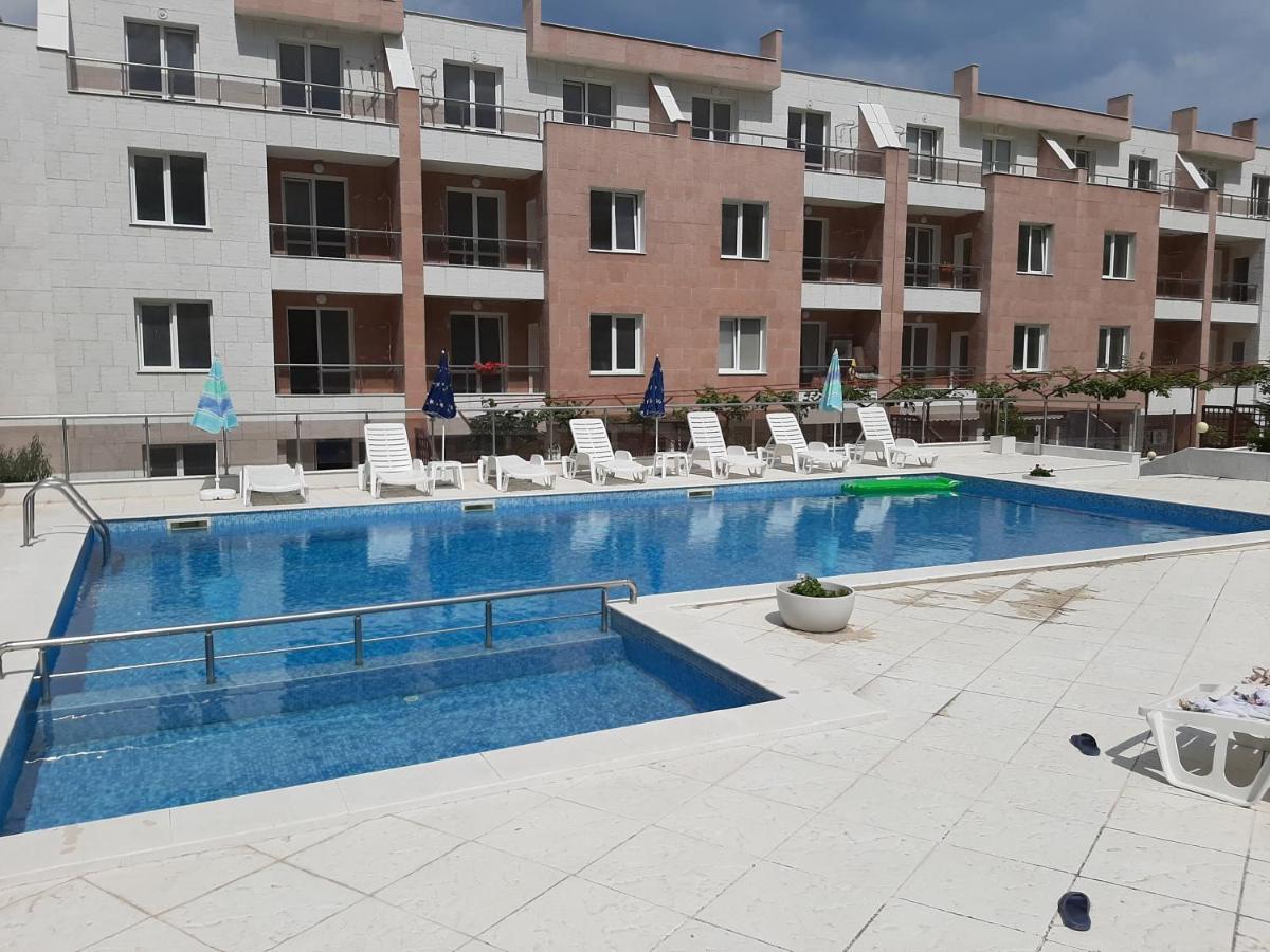 Apartment-Studio Daisy In Kiwi Gardens Complex Bjala Kültér fotó